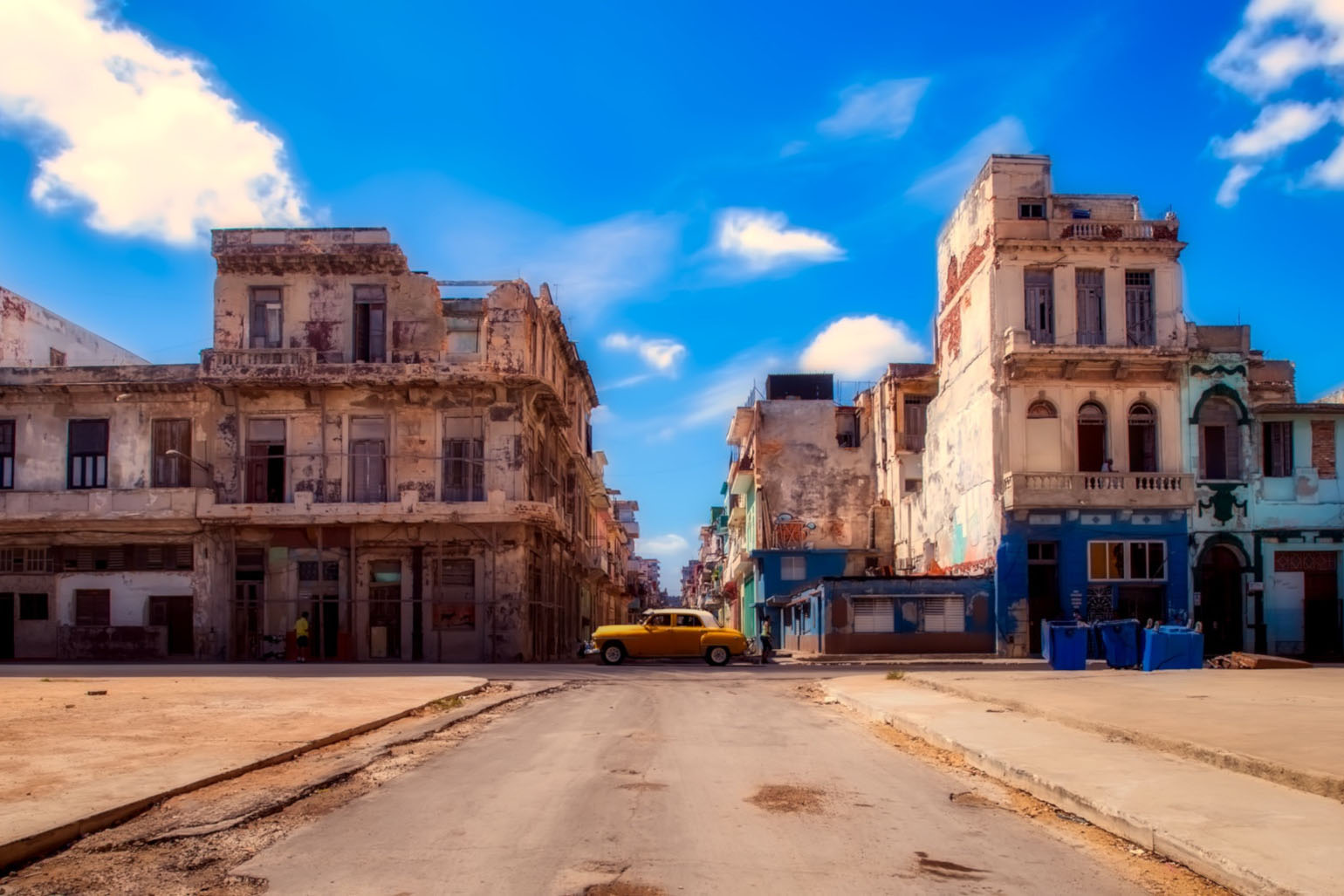 Independent Havana street where Cuba 360 travelers stay in private casas particulares